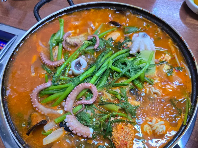 푸짐한 닭알탕의 전체적인 모습