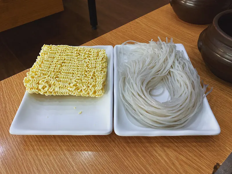 라면 사리와 당면 사리 클로즈업