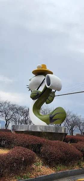 추어탕 거리 미꾸라지 조형물