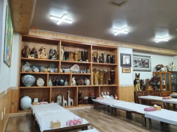 초라한 외관 속에 숨겨진 보석, 삼척 나물밥 정식 맛집에서 혼밥 대성공!