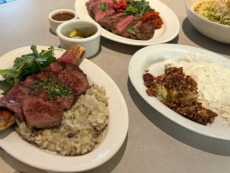 심퍼티쿠시에서 즐거운 식사