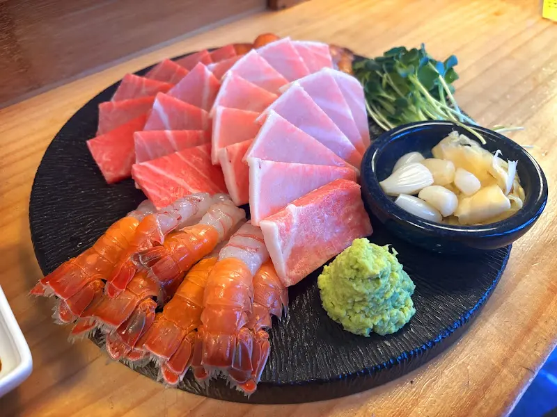 숙성 참치회와 딱새우회 반반 메뉴