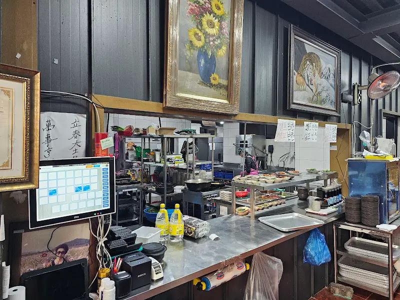 순대국과 함께 제공되는 반찬들