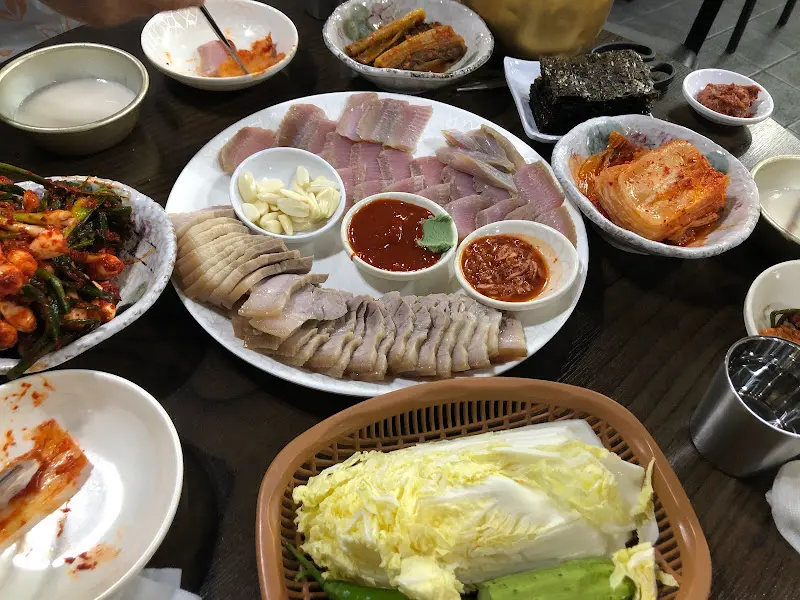 홍어천국의 푸짐한 한 상