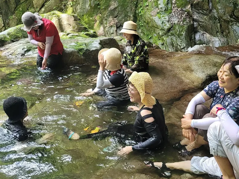 시원한 계곡 물놀이