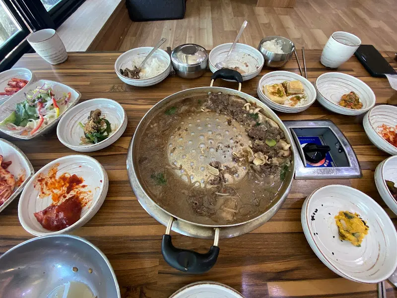 솔향버섯마을에서 식사 후 남은 냄비