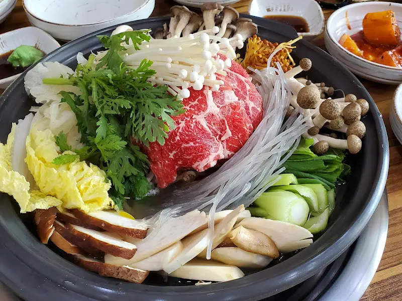 솔향버섯마을 내부