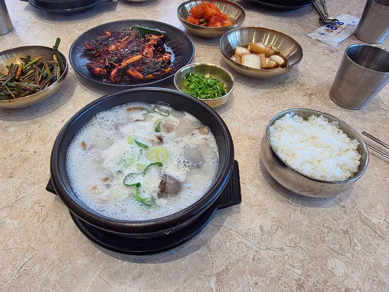 순대국밥과 오징어탄구이