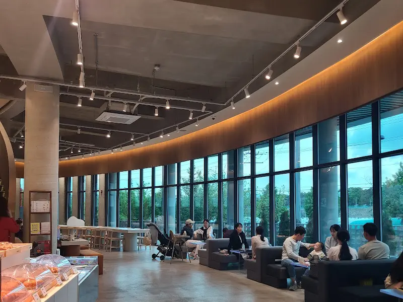 넓고 쾌적한 내부