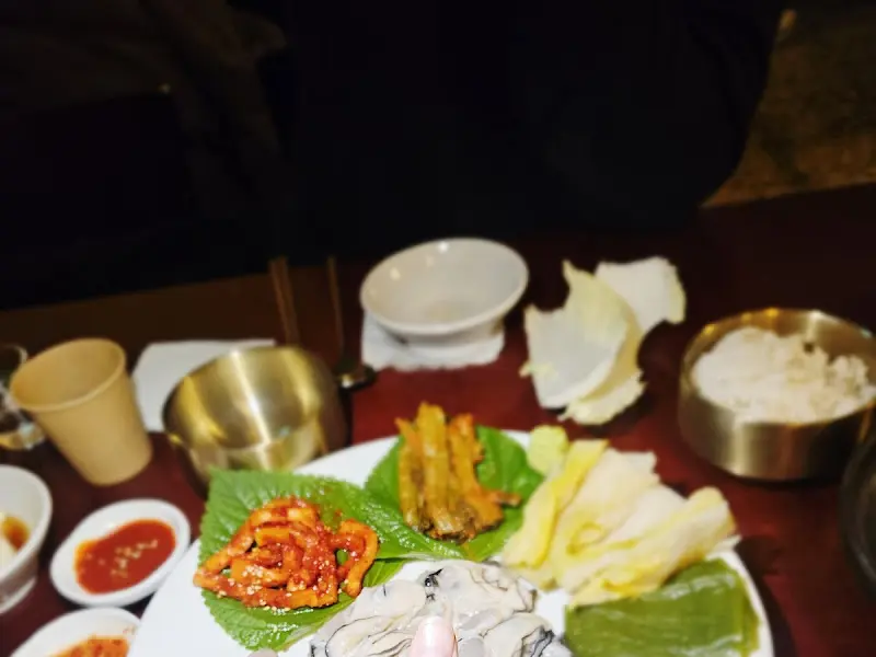 싱싱한 굴과 보쌈의 환상적인 조합