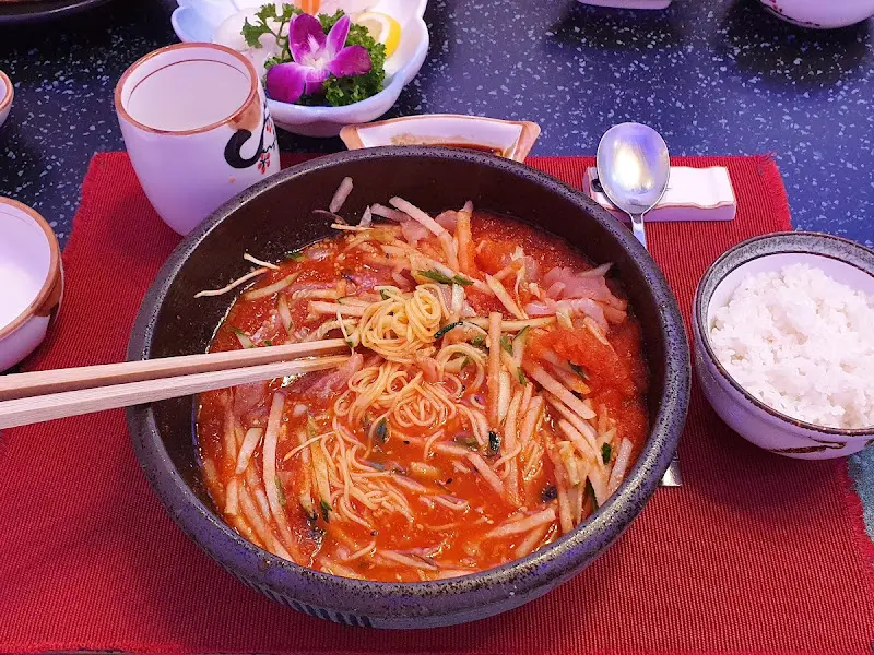 얼음이 덮인 물회