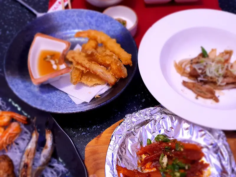 다양한 곁들임 음식들