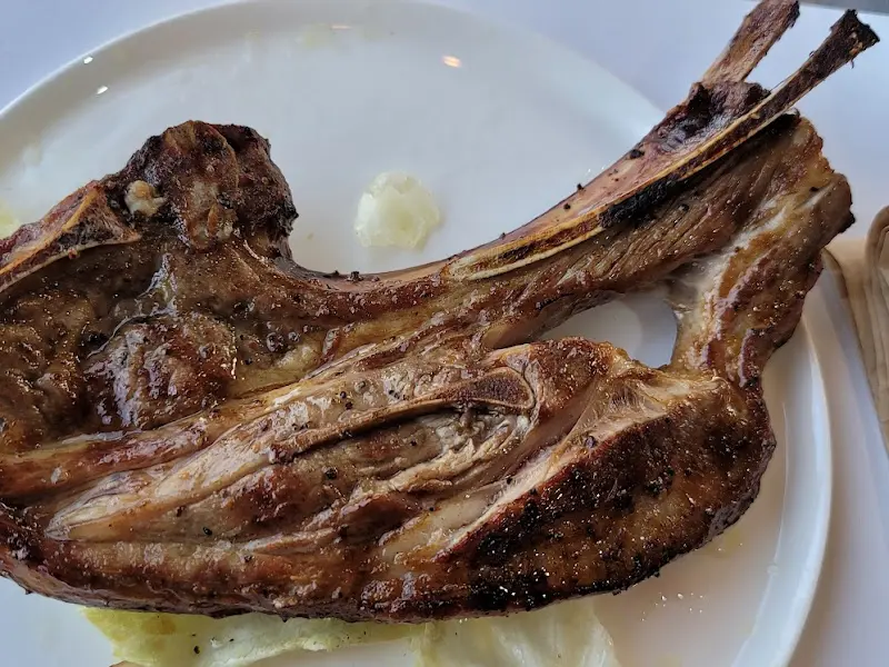 큼지막한 양갈비 스테이크