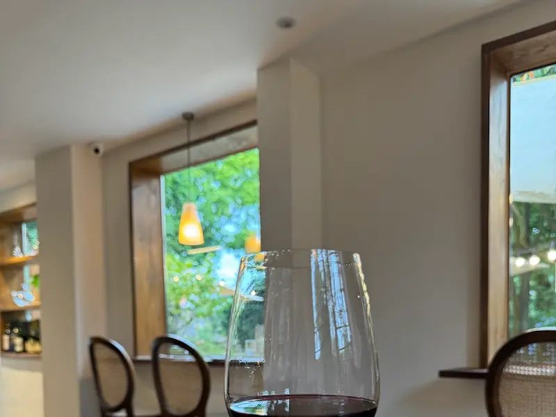 멜트 내부에서 보이는 창밖 풍경