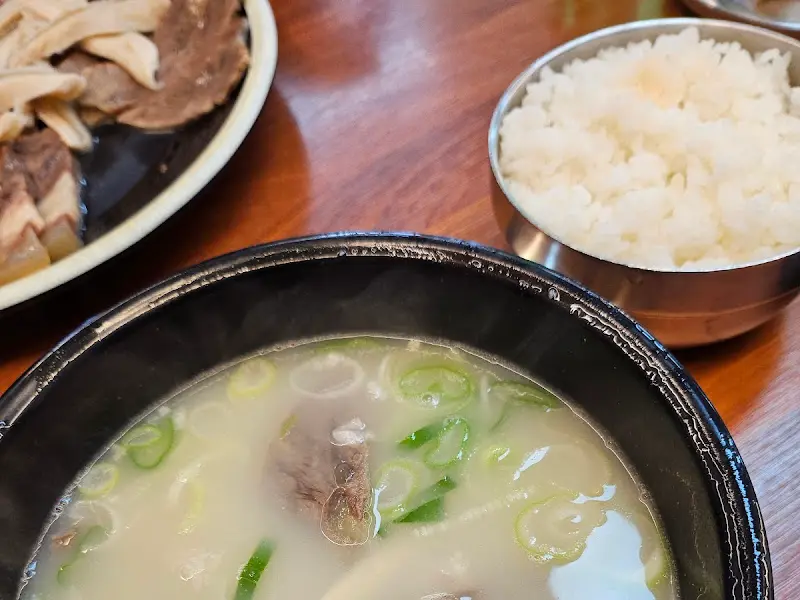 소머리곰탕과 반찬