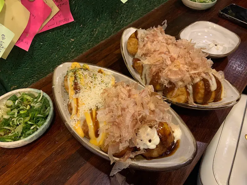 매운맛과 치즈맛 반반 타코야끼