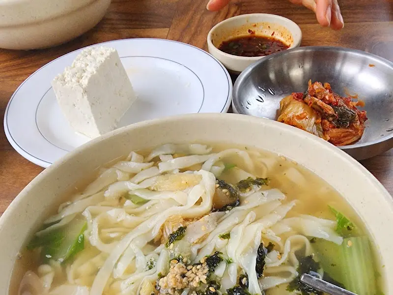 촌두부와 칼국수