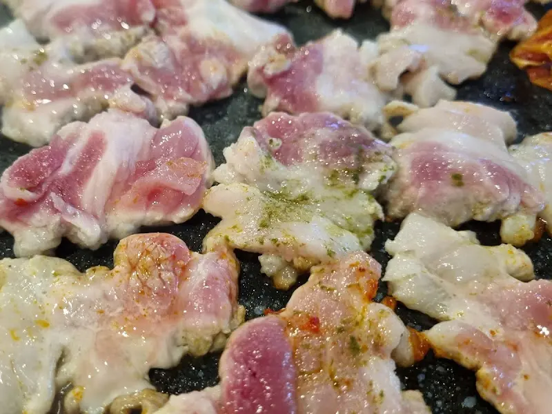 돼공식당의 꽃삼겹