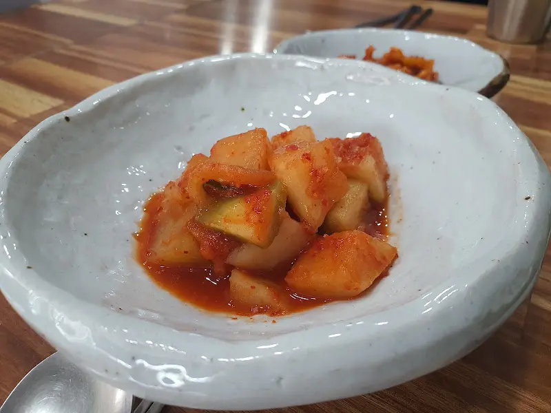 먹음직스러운 깍두기