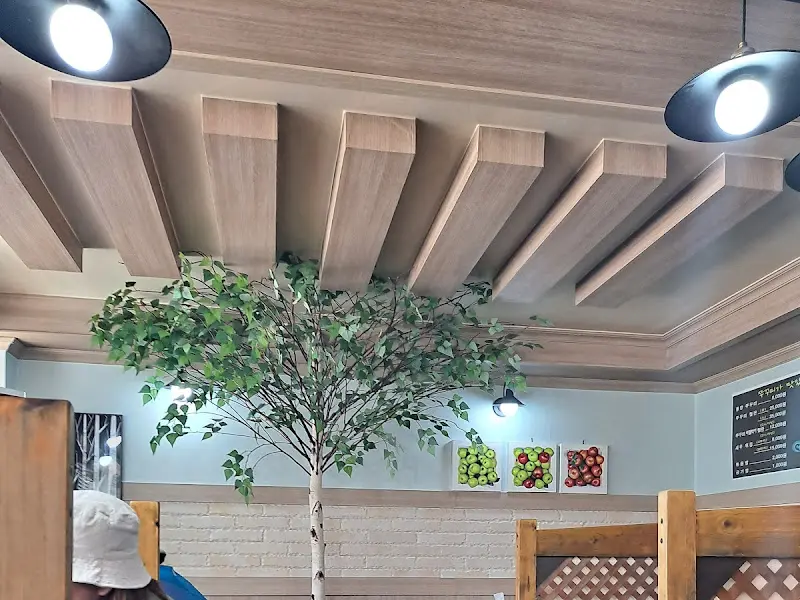 한끼쭈꾸미 내부 인테리어