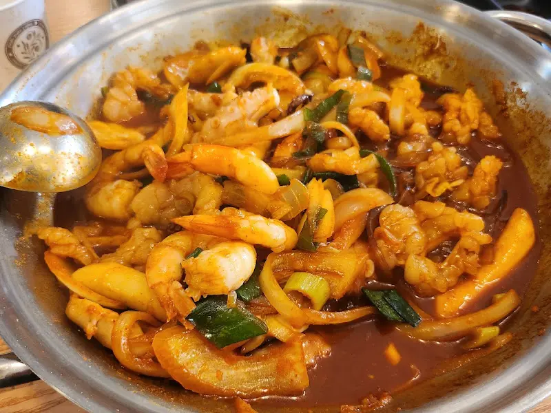 푸짐한 낙곱새 한 상 차림