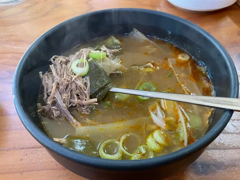 리정식당 육개장 근접샷