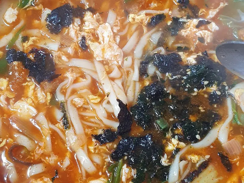 차돌장칼국수 면발 확대샷