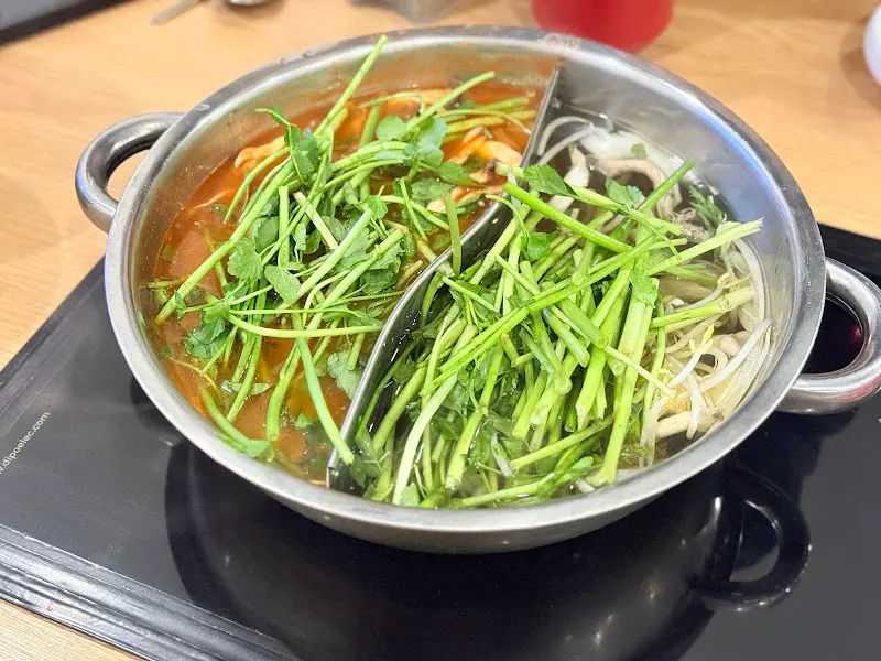 미나리 가득한 샤브샤브