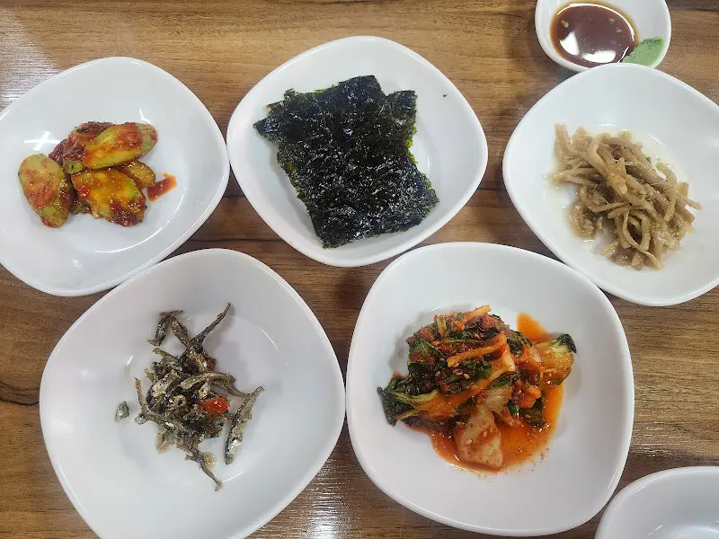 다양한 밑반찬