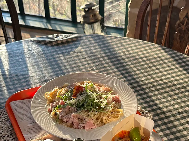 때깔로무역 테이블