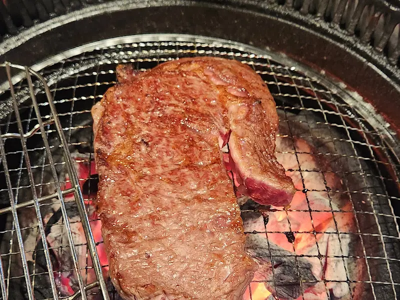 숯불에 구워지는 약돌한우