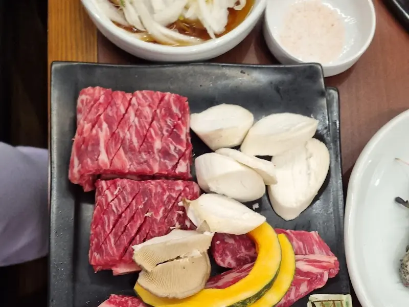 고기의 신선함이 느껴지는 한 상