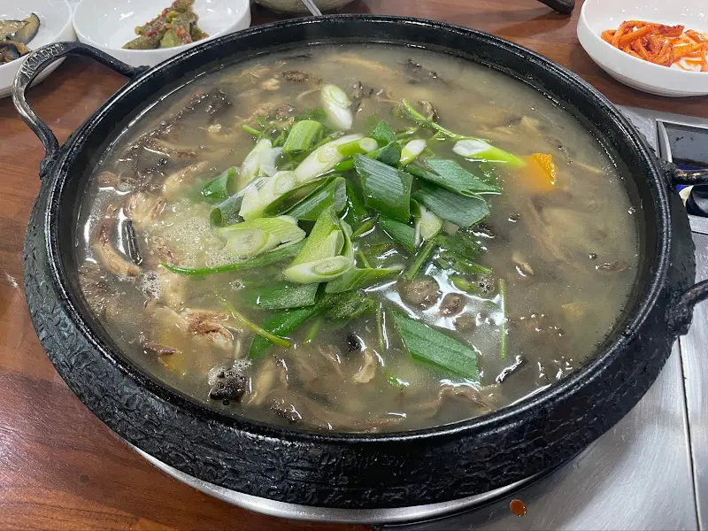 보글보글 끓는 능이전골