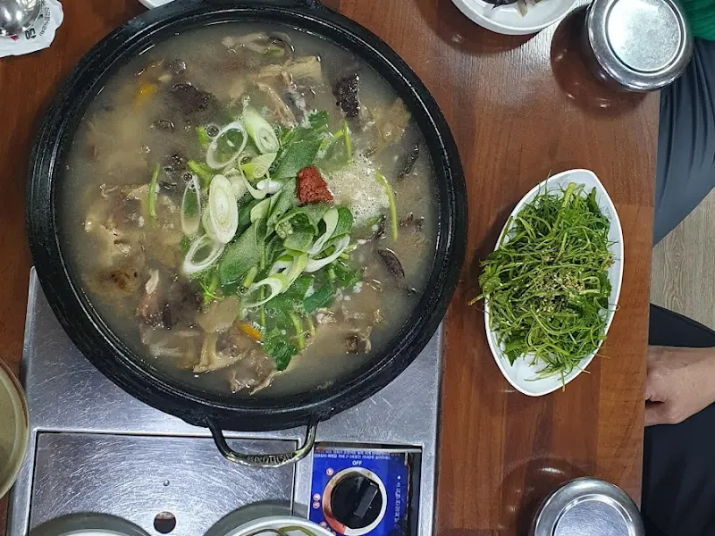 능이전골 전체샷