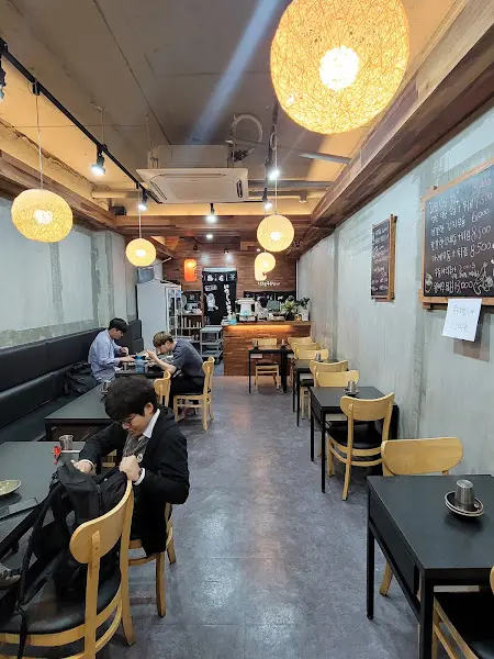 탱글탱글우동 내부 조명