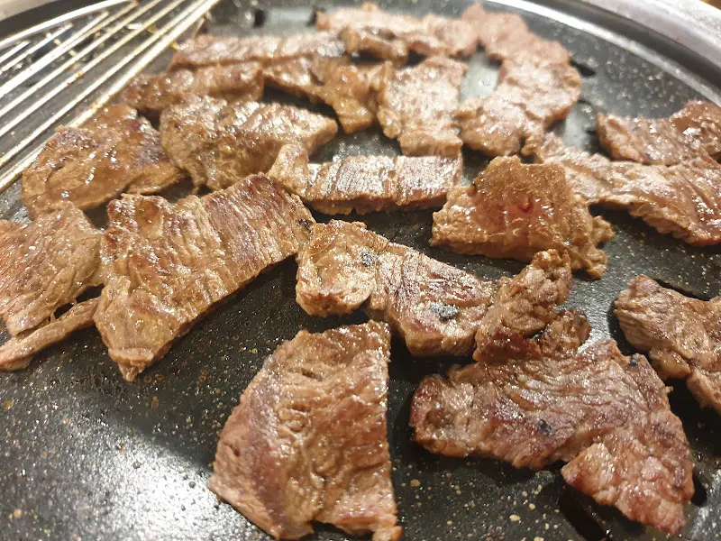 차돌박이 굽는 모습