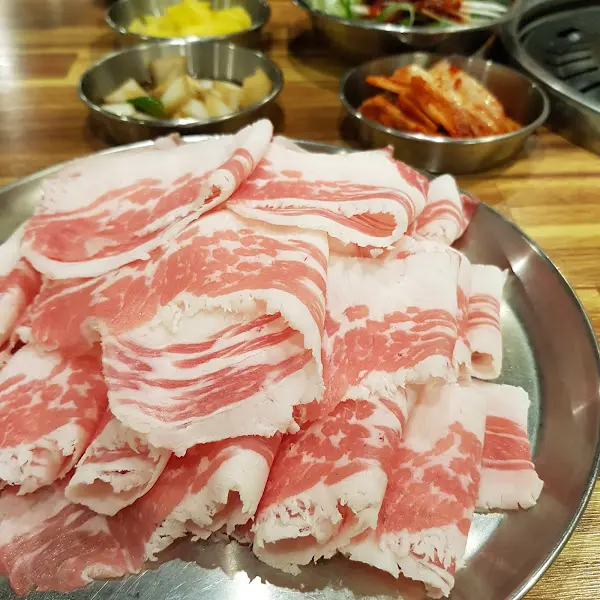 차돌박이 한 상 차림