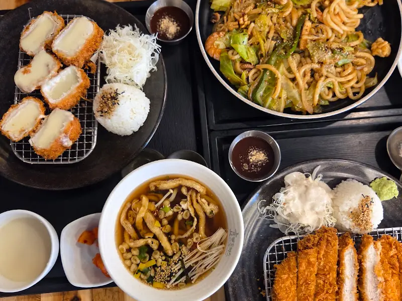 돈까스, 치즈 돈까스, 볶음 우동
