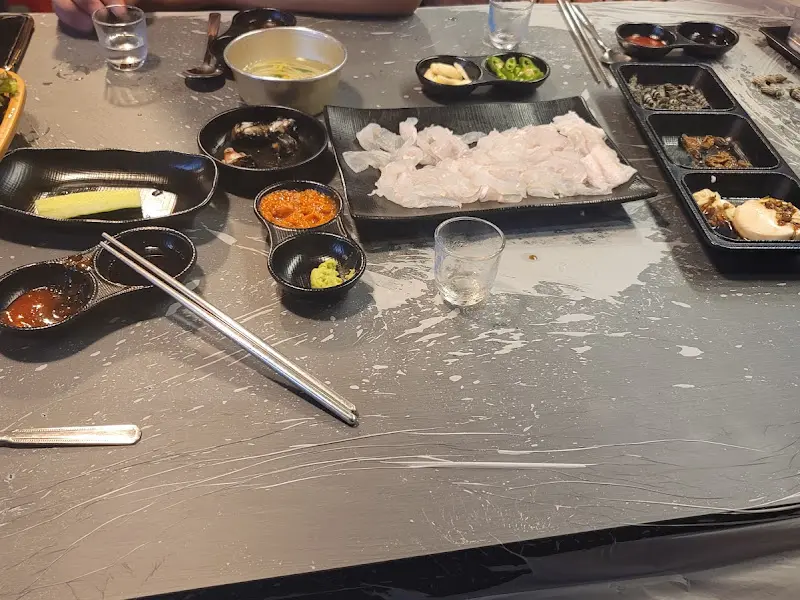 싱싱한 오징어회 한 상 차림