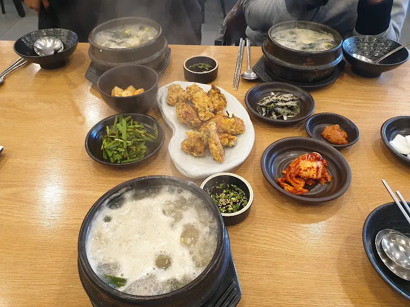 굴전과 굴국밥 세트 메뉴