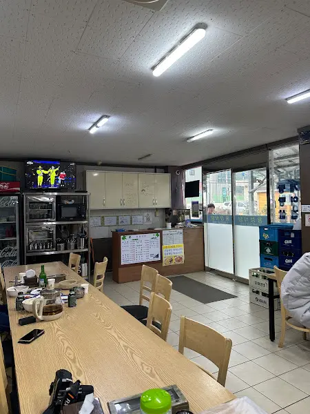 깔끔한 식당 내부