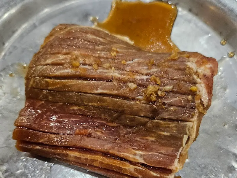 양념이 잘 배어 있는 LA갈비