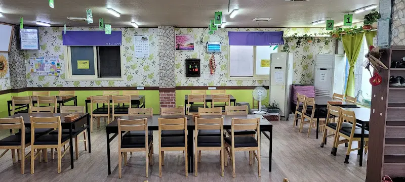 김가네참한밥상 내부