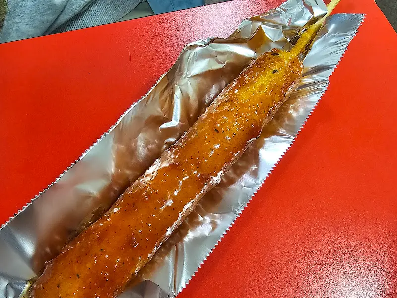 윤기가 좌르르 흐르는 떡꼬치