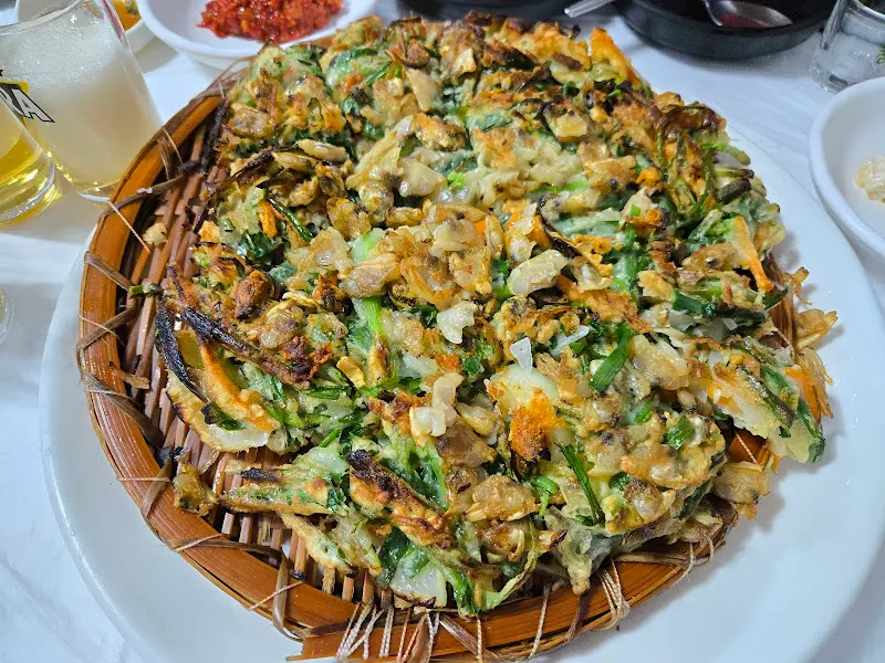 노릇하게 구워진 째복전