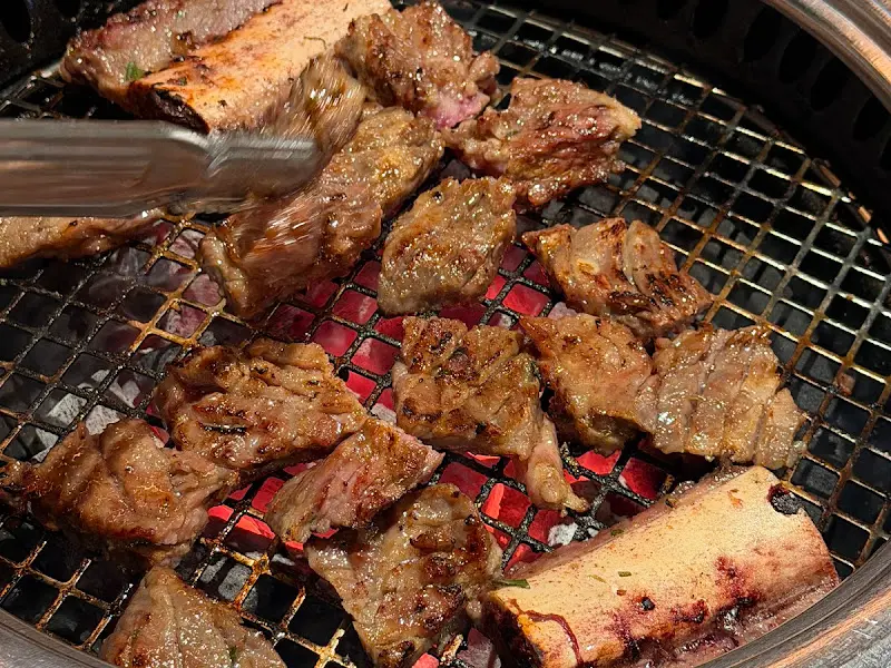 깔끔하게 준비된 테이블 세팅