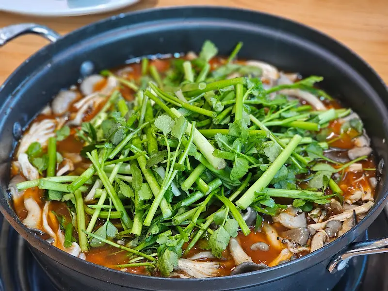 얼큰 샤브 칼국수