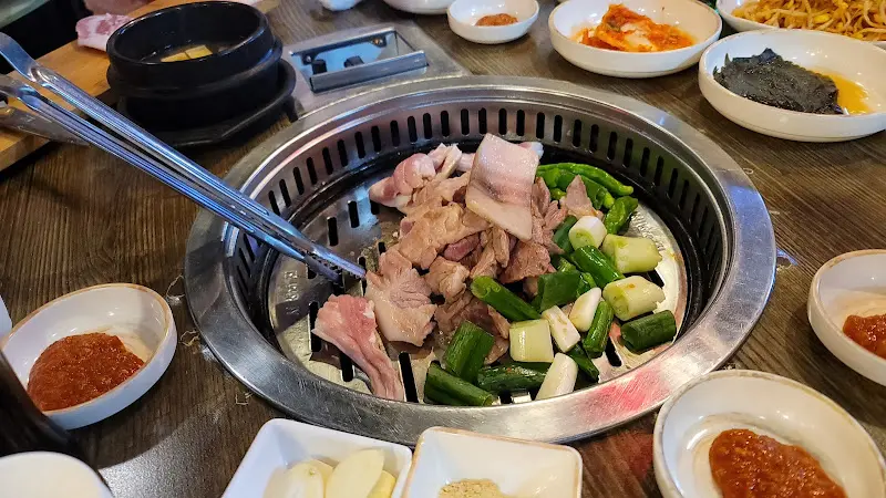 불판 위의 고기