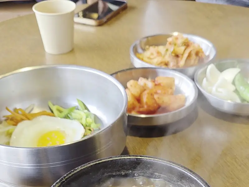 갈비국수와 밑반찬