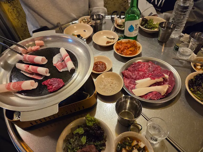 차돌박이 굽는 모습